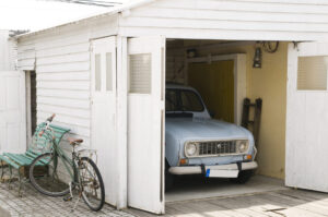 車庫の解体費用相場はいくら？地下の場合の解体費用も解説