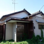 実家じまいの費用はいくら？補助金や家の中の不用品の片づけ費用も解説